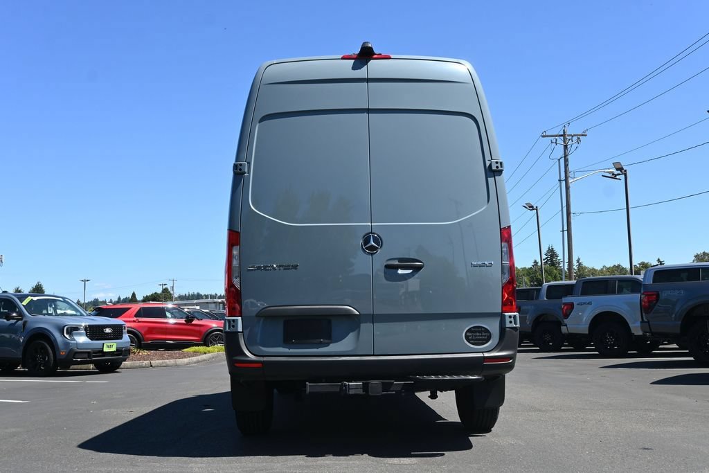 Used 2019 Mercedes-Benz Sprinter 144 image 3