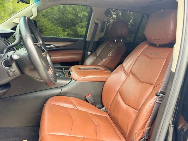 Used 2017 Cadillac Escalade Premium Luxury w/ LPO, Radiant Package AWD/4WD image 10