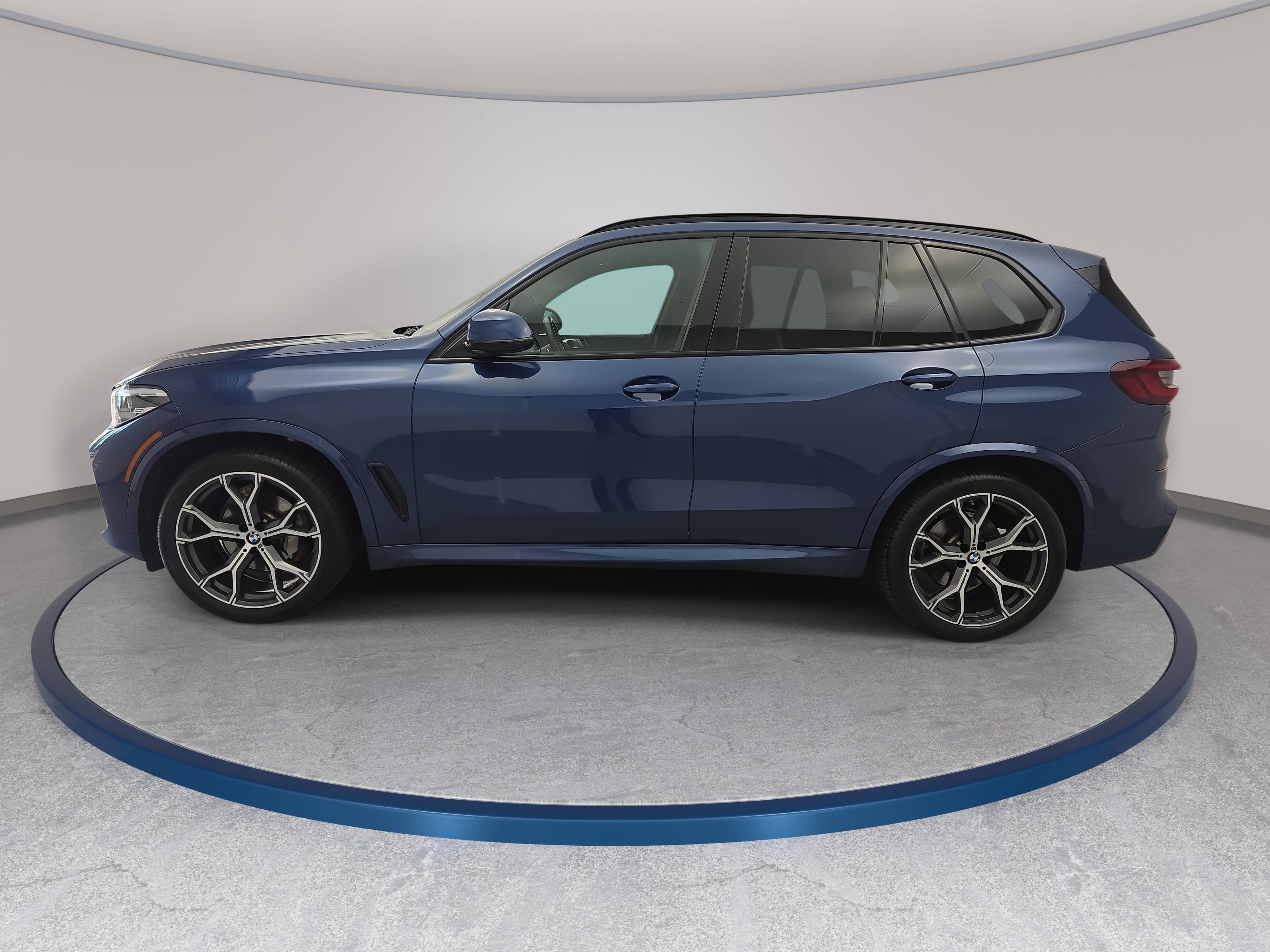 Used 2021 BMW X5 xDrive40i w/ M Sport Package AWD/4WD image 8