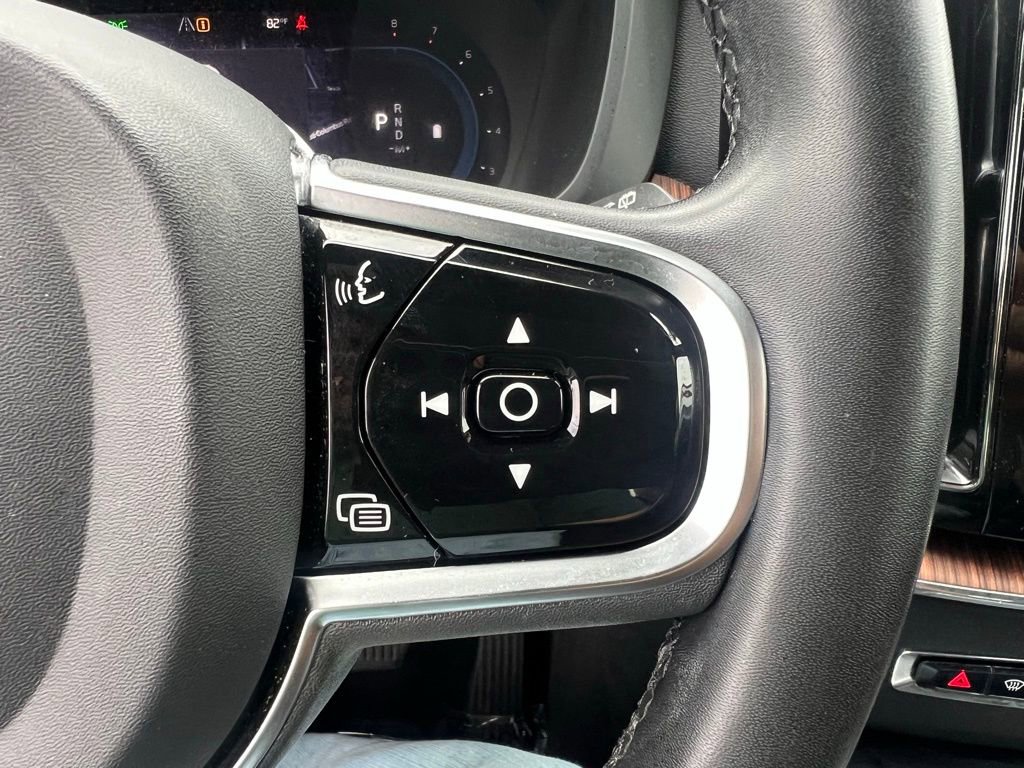 Used 2023 Volvo XC60 B5 Plus image 35