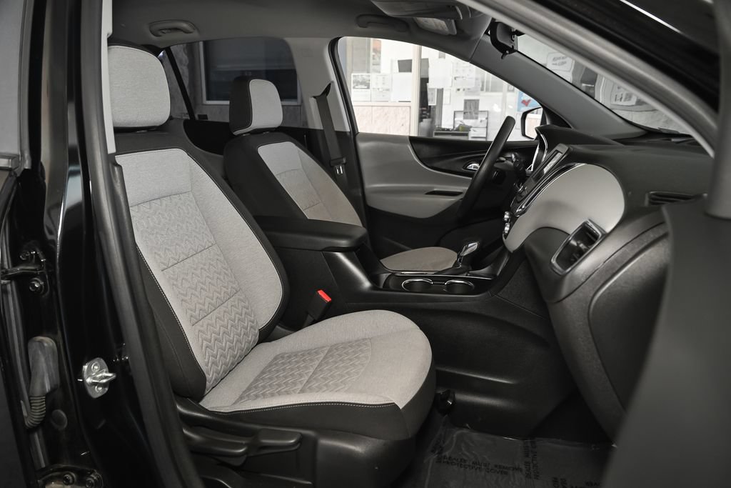Used 2022 Chevrolet Equinox LS w/ LPO, Cargo Package FWD image 36