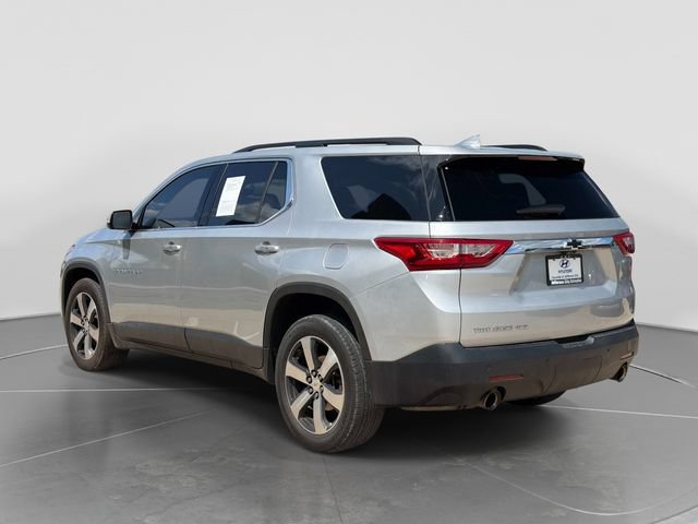 Used 2020 Chevrolet Traverse LT w/ LT Premium Package AWD/4WD image 6