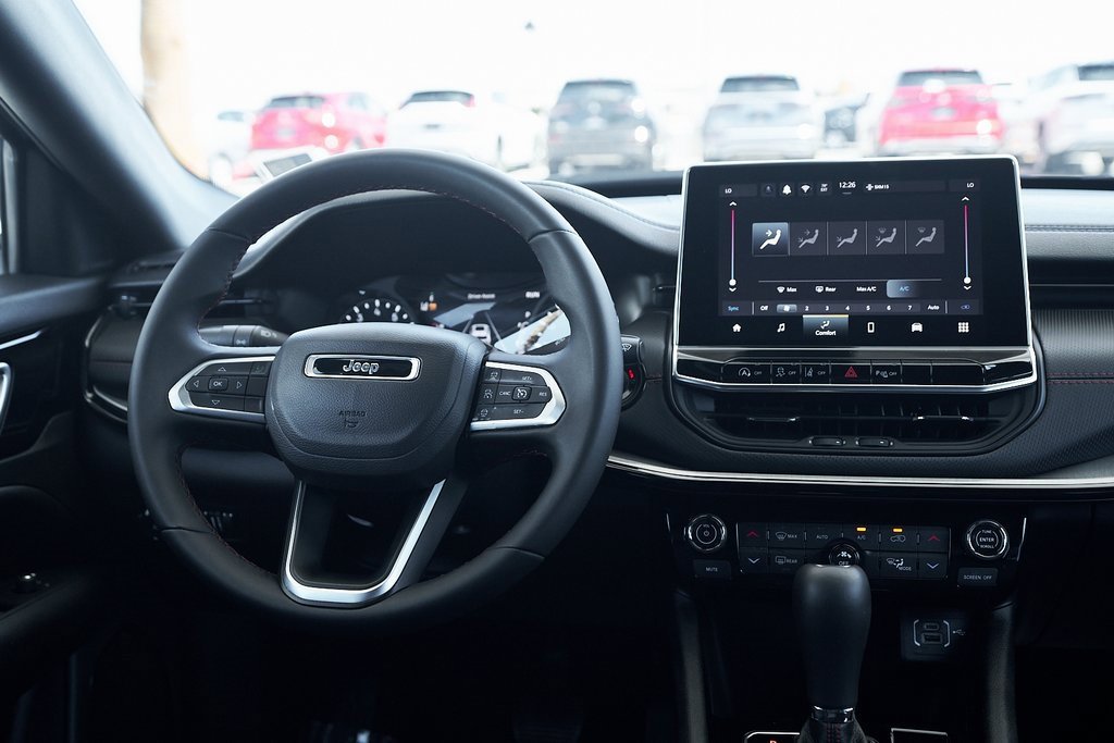 Used 2024 Jeep Compass Trailhawk image 33