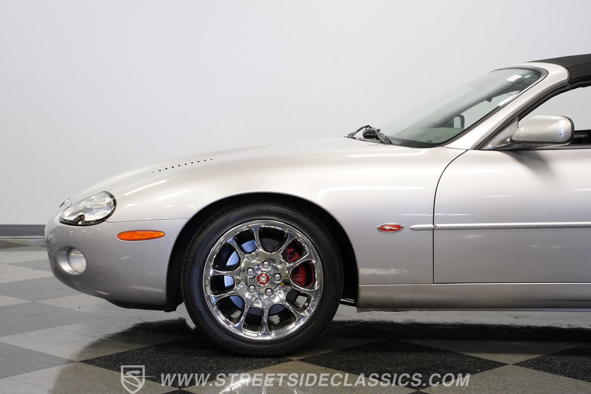 Used 2001 Jaguar XK8 Convertible image 23