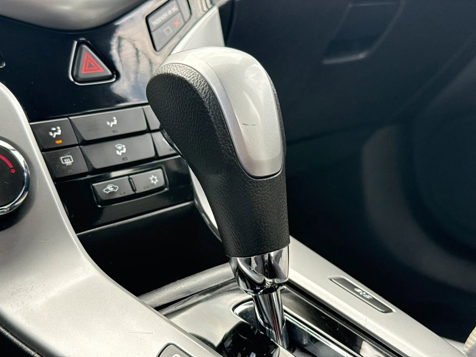 Used 2013 Chevrolet Cruze LS FWD image 31