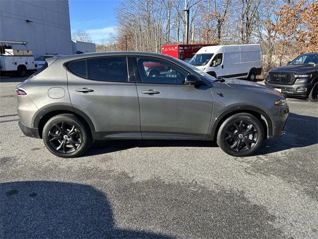 Used 2024 Dodge Hornet R/T Plus w/ Tech Pack Plus w/o Parking image 2