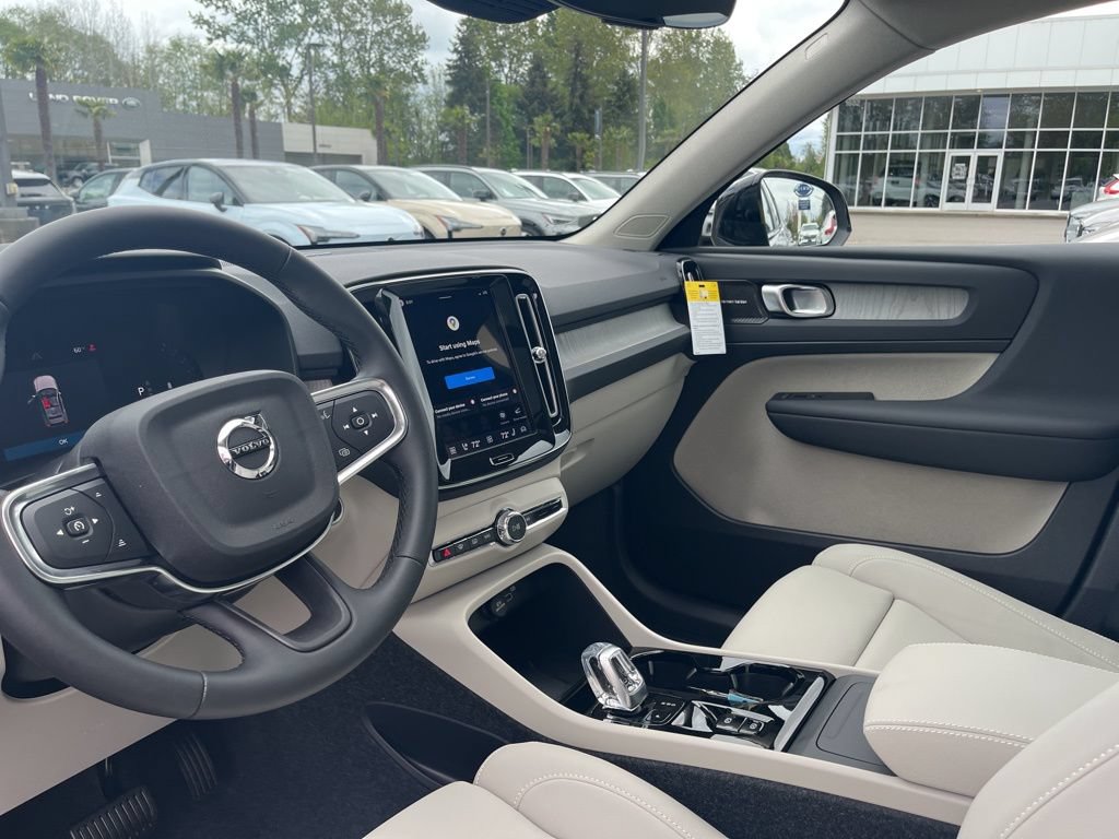 New 2026 Volvo XC40 B5 Ultra w/ Climate Package AWD/4WD image 12