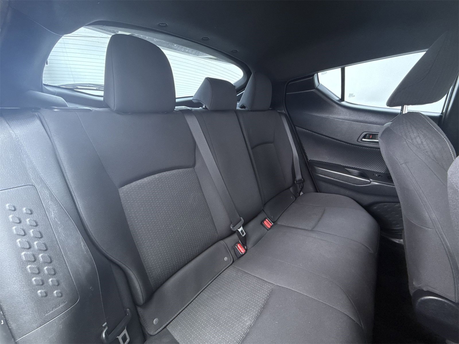 Used 2018 Toyota C-HR XLE image 31