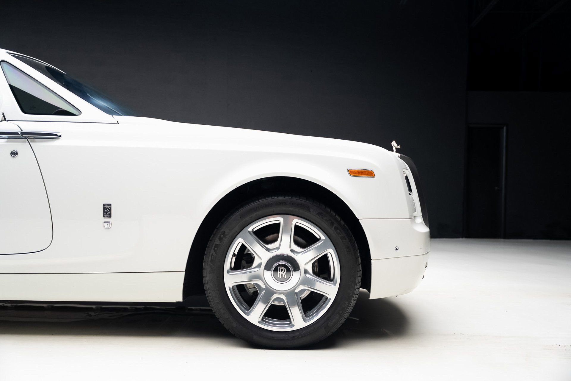 Used 2013 Rolls-Royce Phantom Drophead Coupe image 39