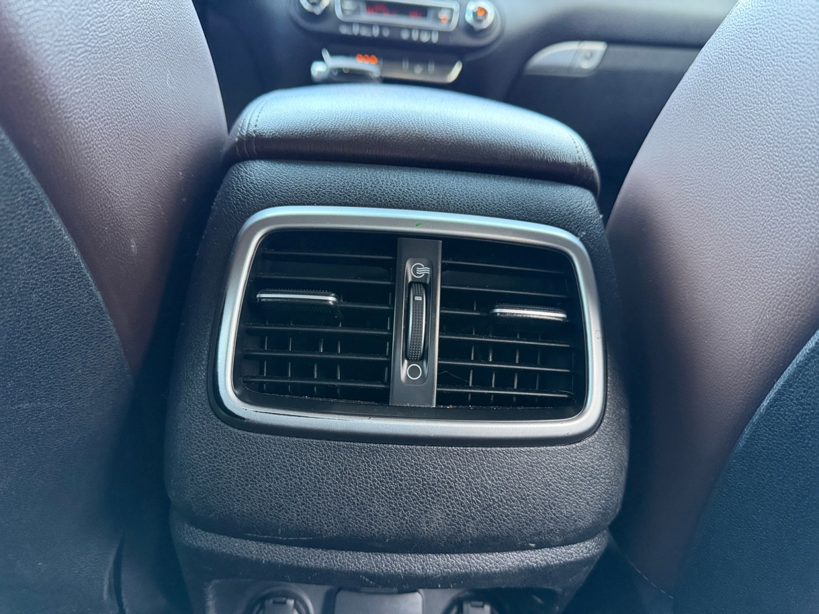 Used 2019 Kia Sorento SX image 32