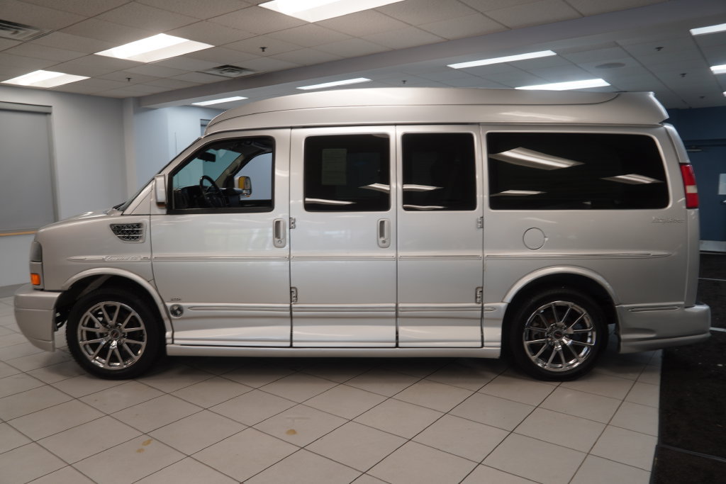 Used 2013 GMC Savana 1500 AWD image 2