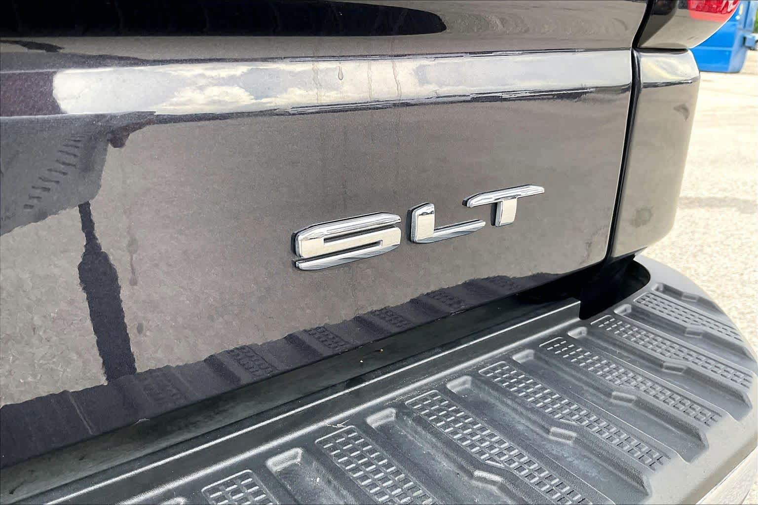 Used 2025 GMC Sierra 1500 SLT AWD/4WD image 30