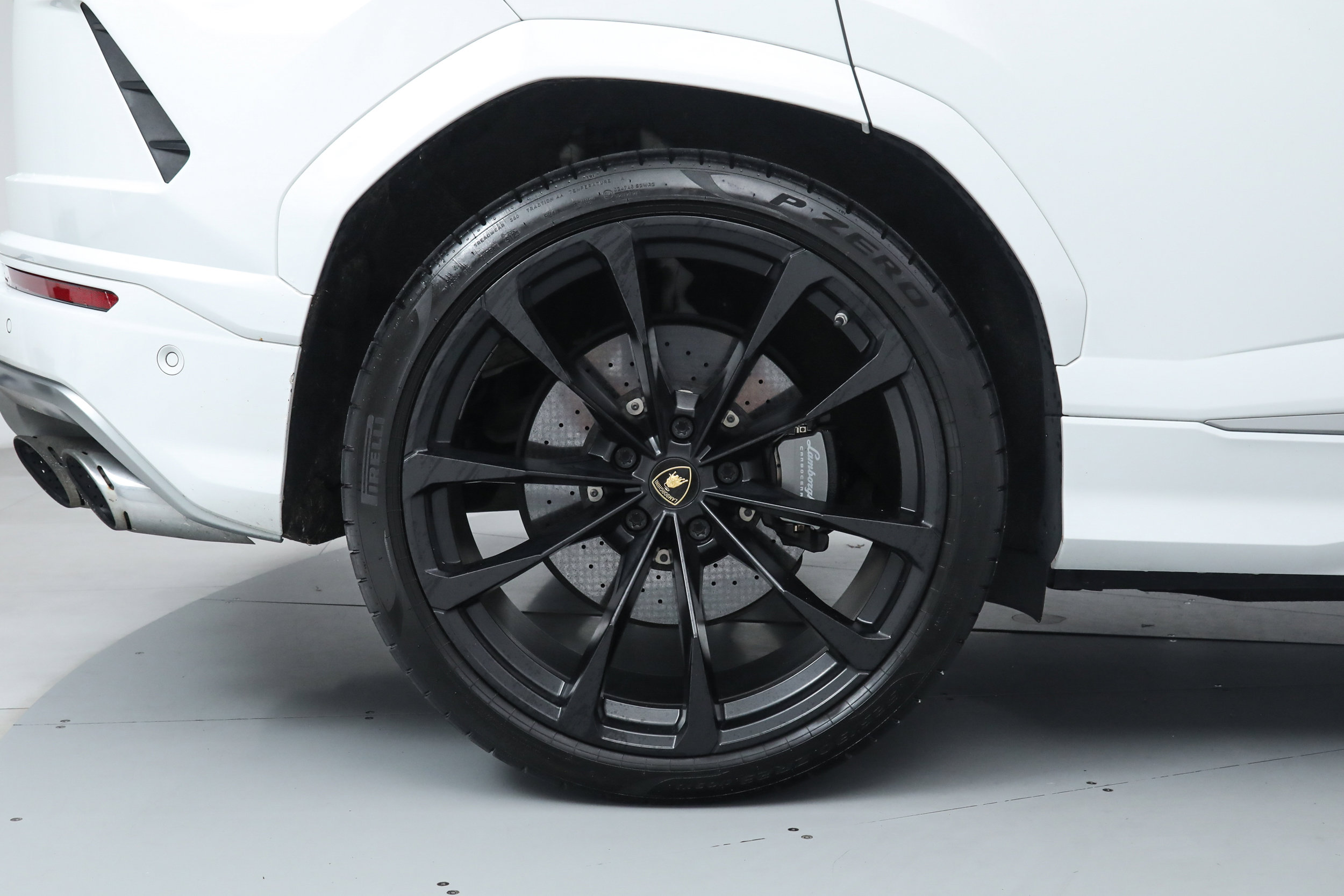 Used 2020 Lamborghini Urus AWD/4WD image 31