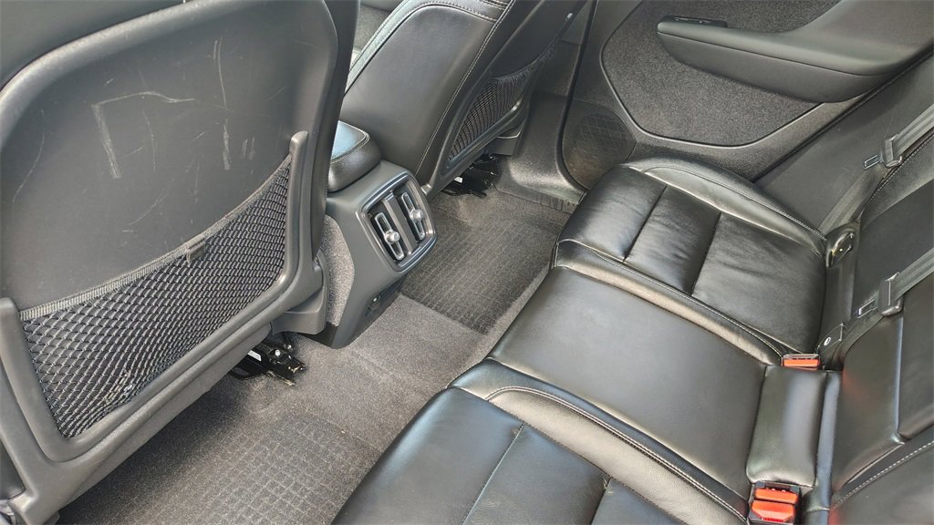 Certified 2023 Volvo XC40 B5 Plus w/ Driver Assist Package image 28