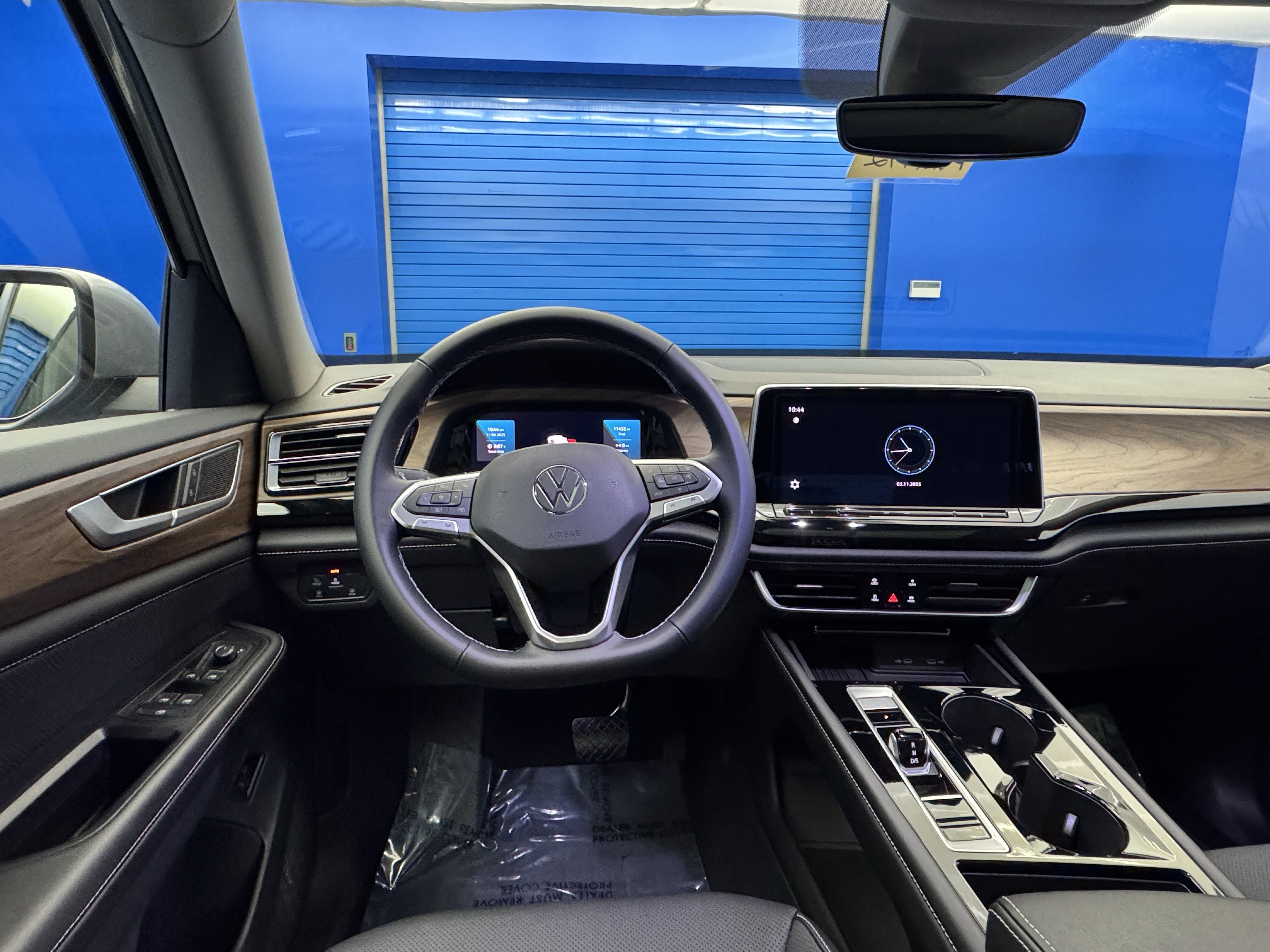 Certified 2025 Volkswagen Atlas SE w/ Panoramic Sunroof Package image 28