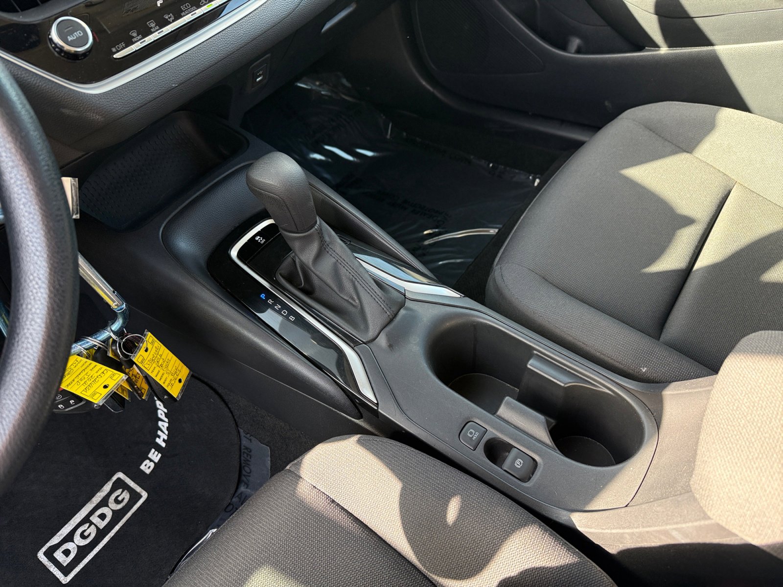 Used 2025 Toyota Corolla LE image 13