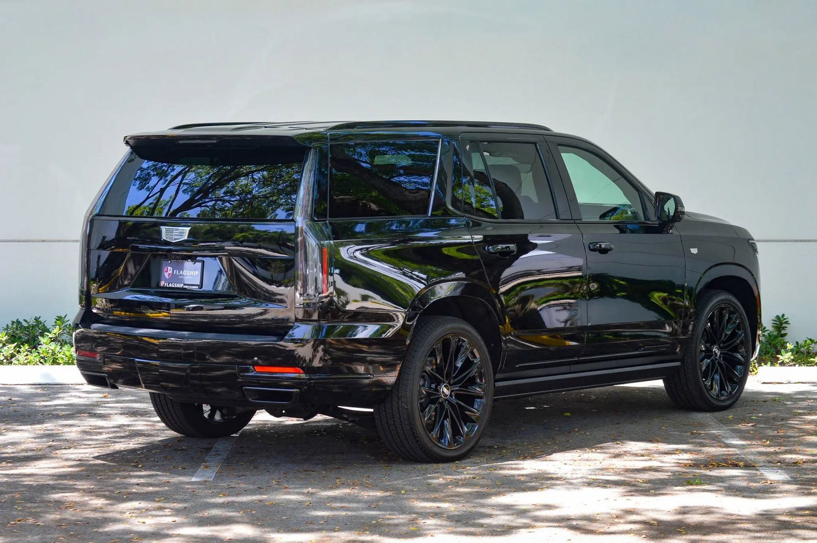 Used 2026 Cadillac Escalade Platinum Sport w/ LPO, ONYX Package AWD/4WD image 16