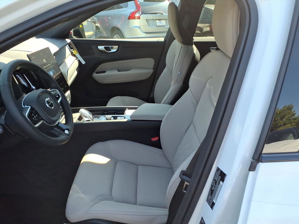 New 2026 Volvo XC60 B5 Core w/ Climate Package image 14