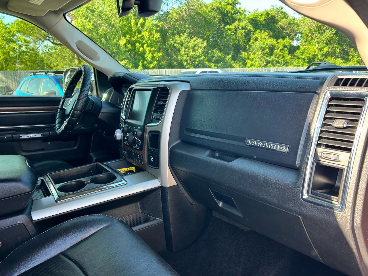 Used 2015 RAM 1500 Laramie w/ Convenience Group AWD/4WD image 9