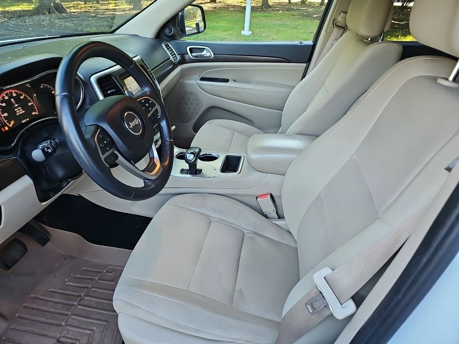 Used 2014 Jeep Grand Cherokee Laredo w/ Quick Order Package 23E AWD/4WD image 17