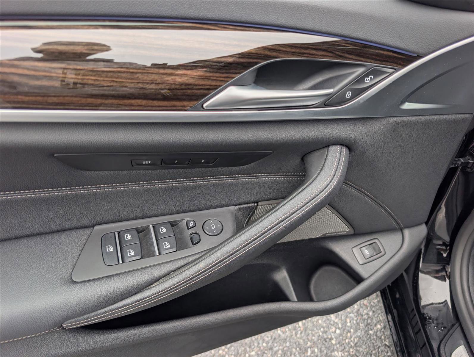 Used 2022 BMW 530i xDrive w/ Premium Package image 19