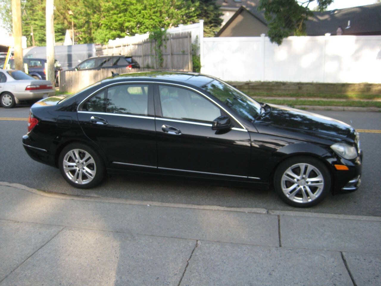 Used 2014 Mercedes-Benz C 300 4MATIC Sedan image 4