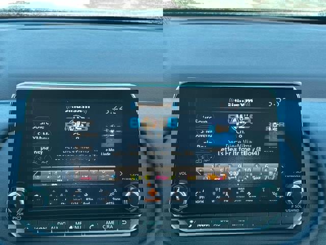 Used 2022 Nissan Rogue SV image 12