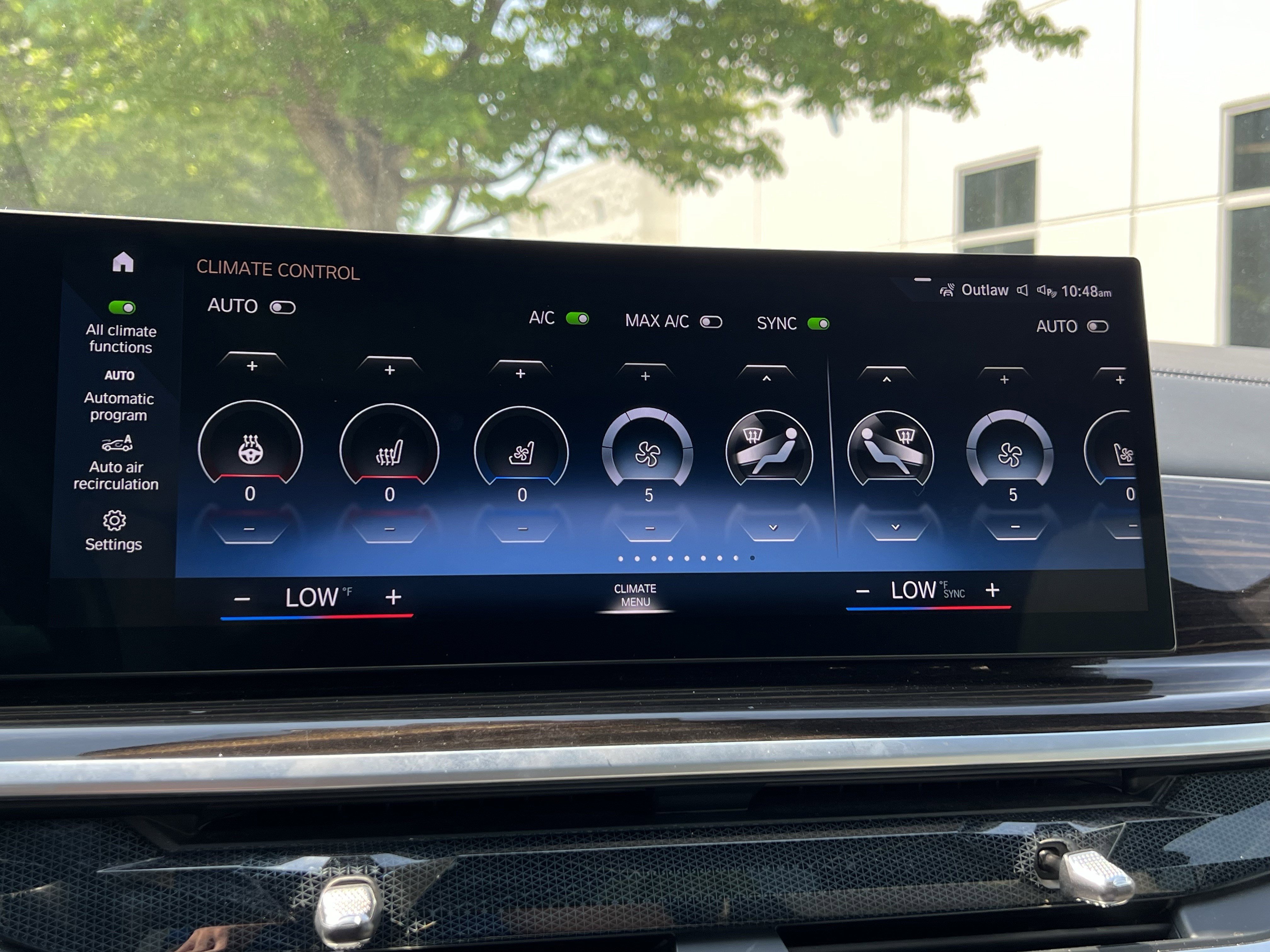 Used 2023 BMW X7 xDrive40i w/ Executive Package AWD/4WD image 29
