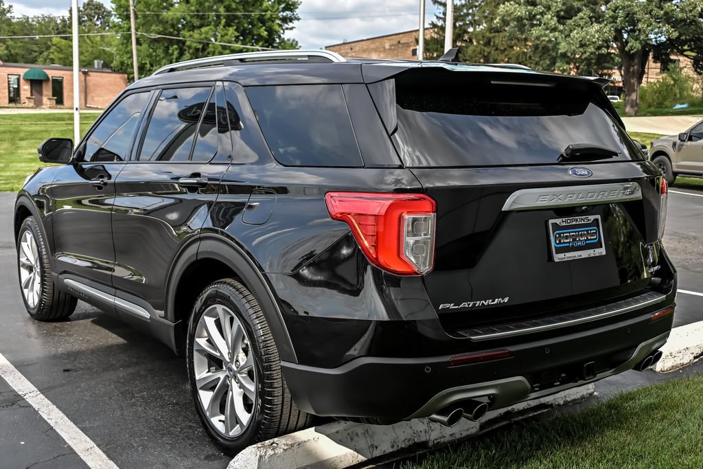 Certified 2023 Ford Explorer Platinum w/ Technology Package AWD/4WD image 6