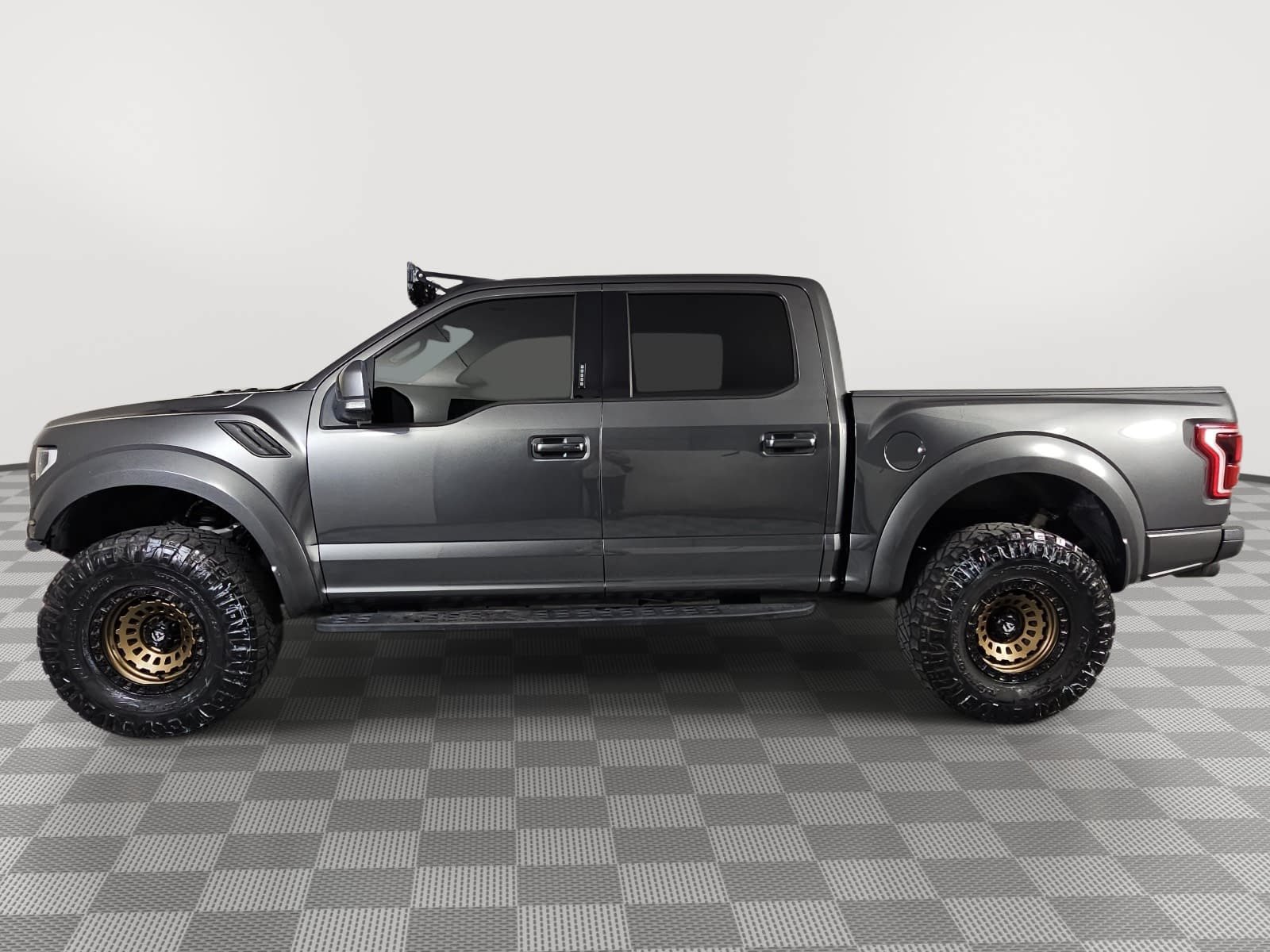 Used 2018 Ford F150 Raptor w/ Equipment Group 802A Luxury AWD/4WD image 5