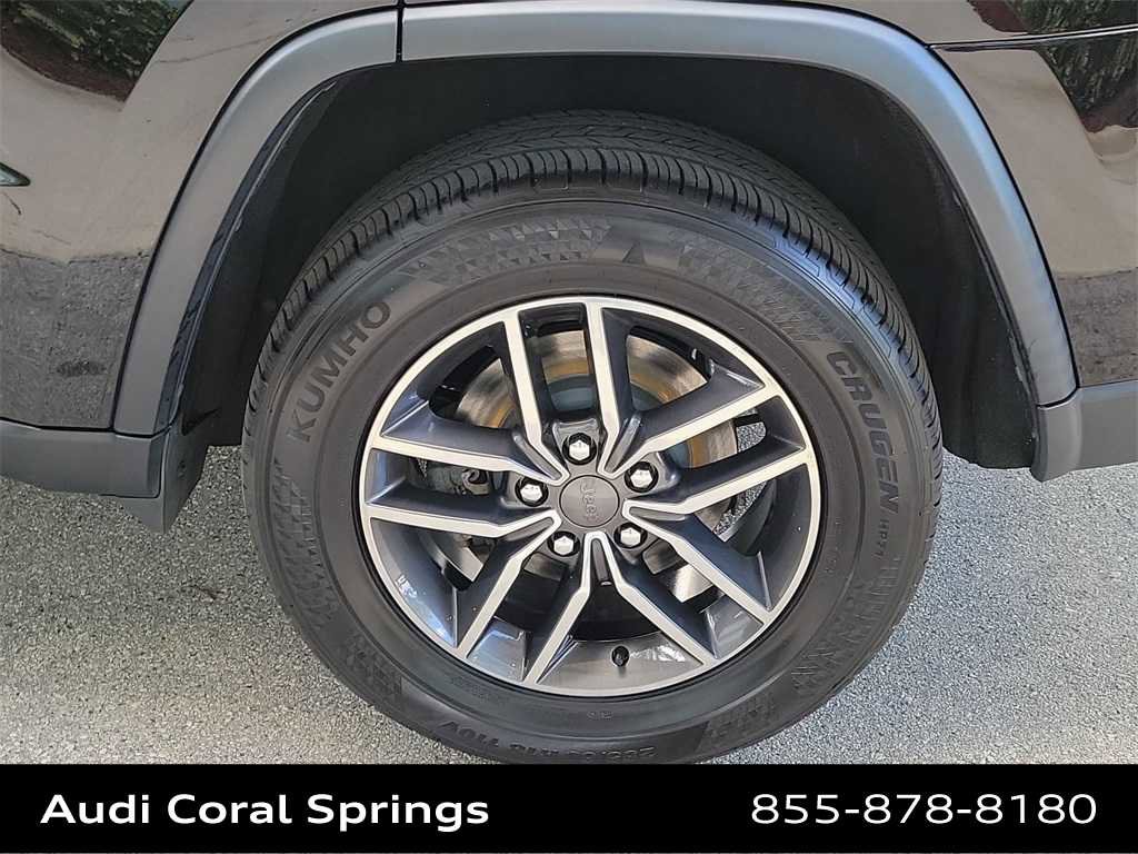 Used 2019 Jeep Grand Cherokee Limited image 16