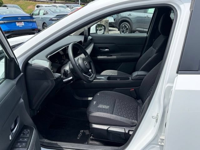 Certified 2025 Nissan Kicks SV AWD/4WD image 15