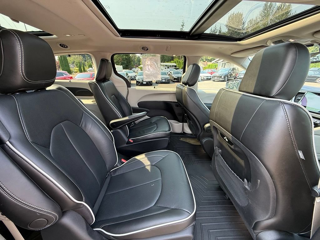 Used 2021 Chrysler Pacifica Limited w/ Premium & Safety Sphere Group FWD image 19