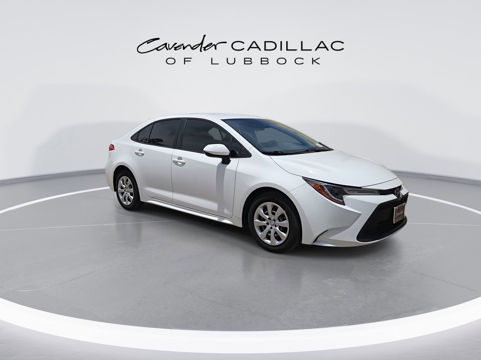 Used 2020 Toyota Corolla LE FWD image 2