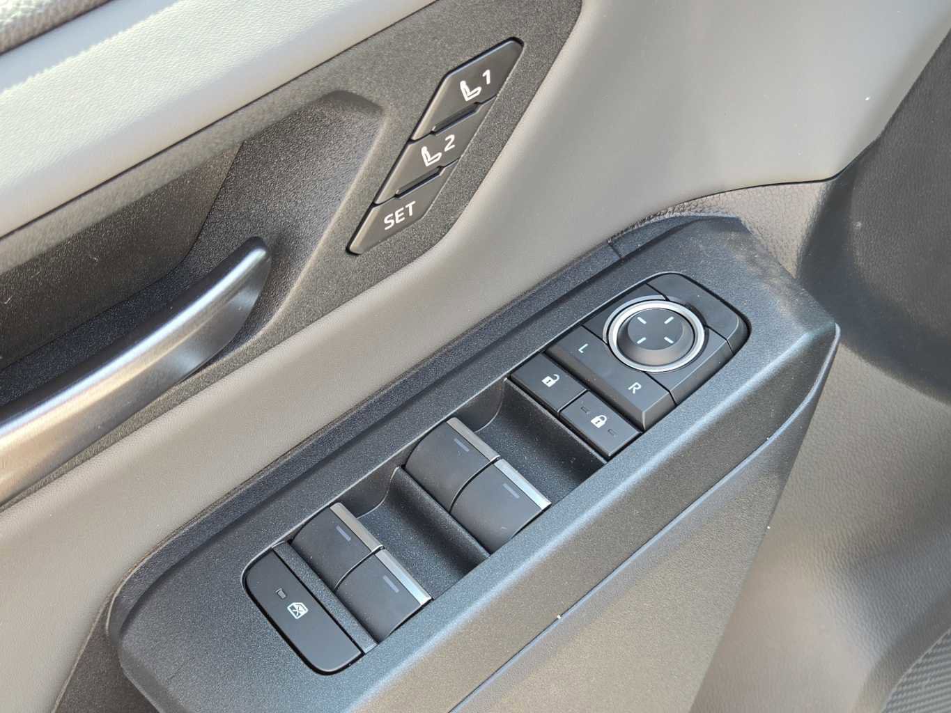 New 2026 Toyota RAV4 XSE AWD/4WD image 11