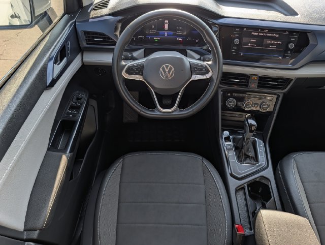 Used 2024 Volkswagen Taos SE FWD image 12