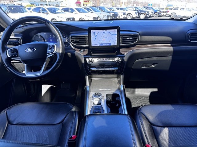 Used 2022 Ford Explorer Limited w/ Equipment Group 301A image 2