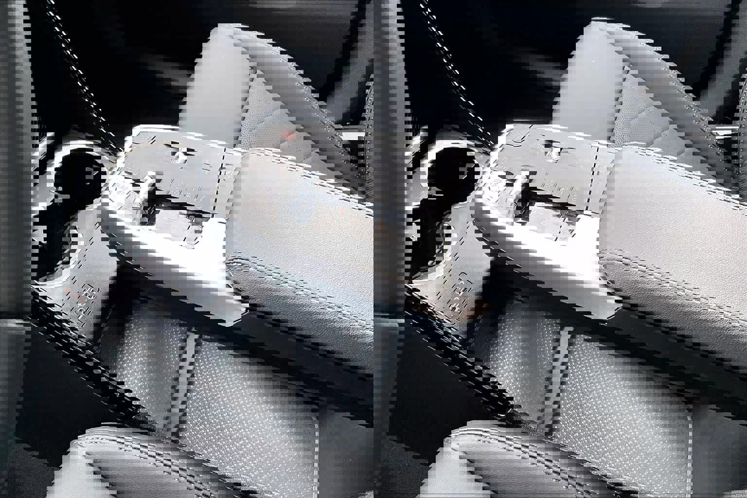 Certified 2025 BMW X2 xDrive28i w/ Premium Package image 18