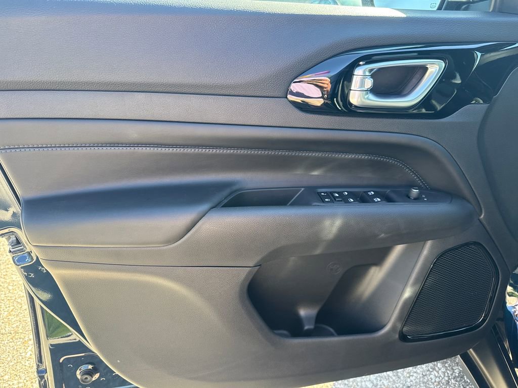 New 2026 Jeep Compass Latitude AWD/4WD image 10