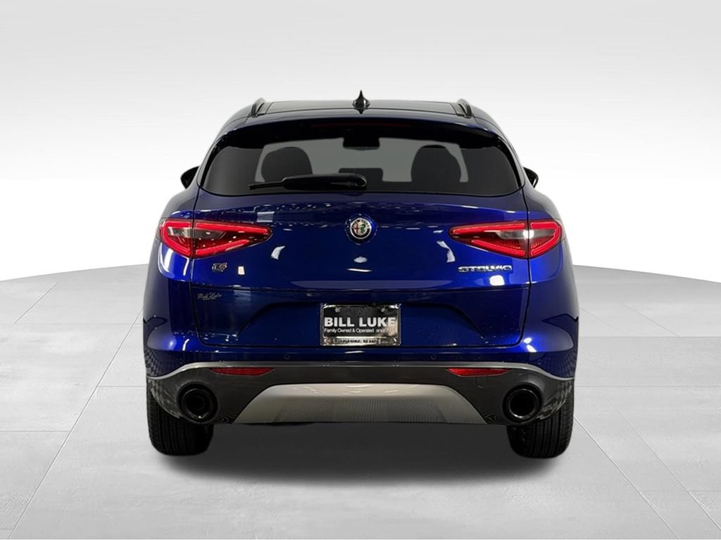 Used 2023 Alfa Romeo Stelvio Ti AWD/4WD image 7