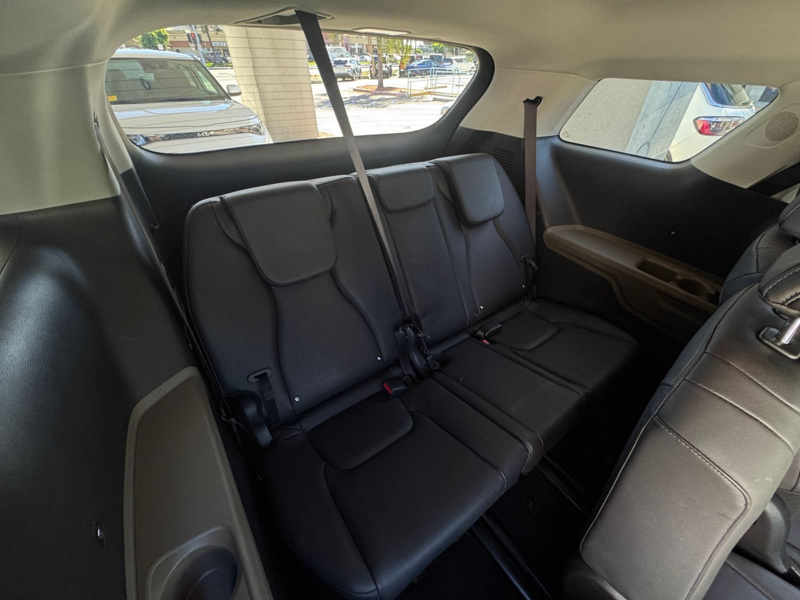 Used 2026 Kia Carnival FWD image 30