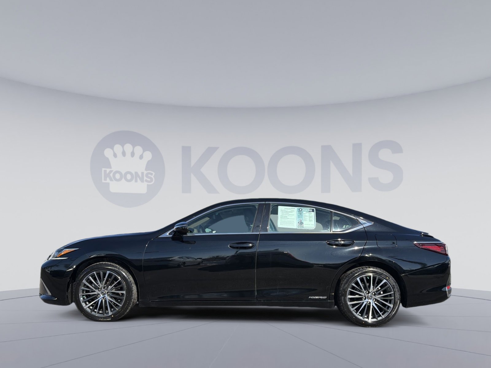 Used 2022 Lexus ES 300h w/ Premium Package image 2