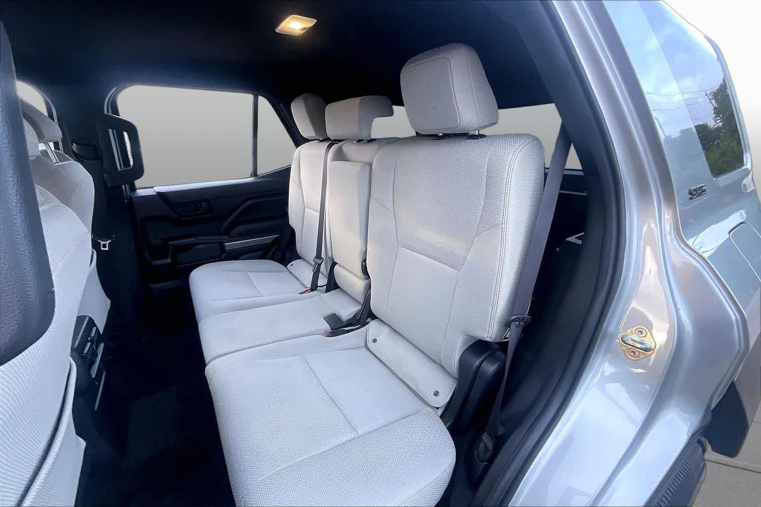 Used 2025 Toyota 4Runner SR5 AWD/4WD image 20