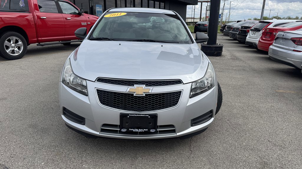 Used 2011 Chevrolet Cruze LS w/ Connectivity Package FWD image 4