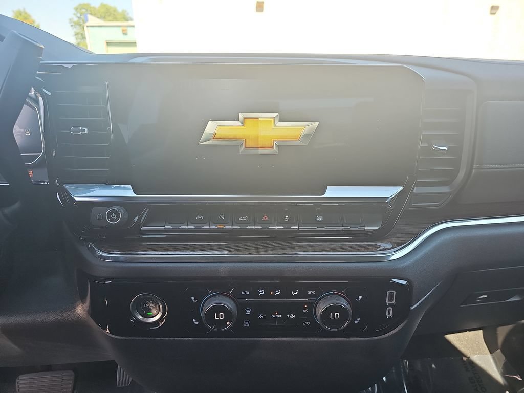 Used 2024 Chevrolet Silverado 1500 LT AWD/4WD image 23