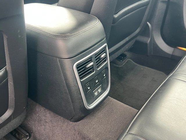 Used 2016 Chrysler 300 C RWD image 19