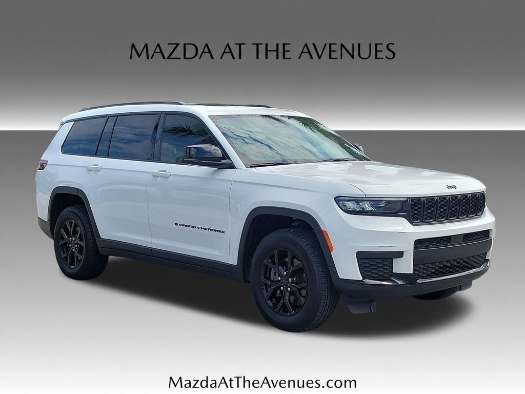 Used 2024 Jeep Grand Cherokee L Altitude AWD/4WD image 5