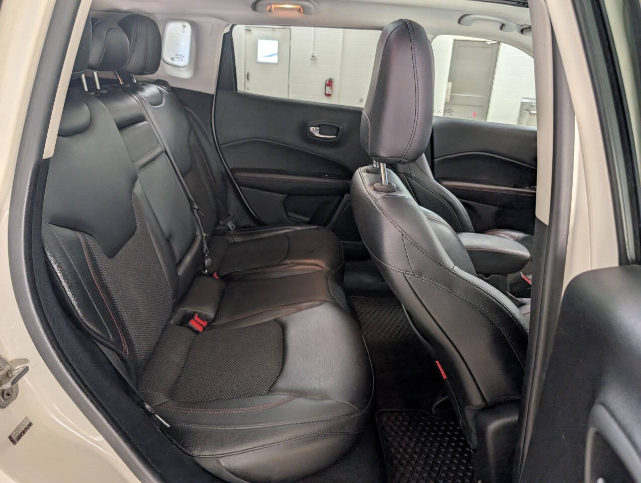 Used 2018 Jeep Compass Trailhawk w/ Navigation Group AWD/4WD image 20