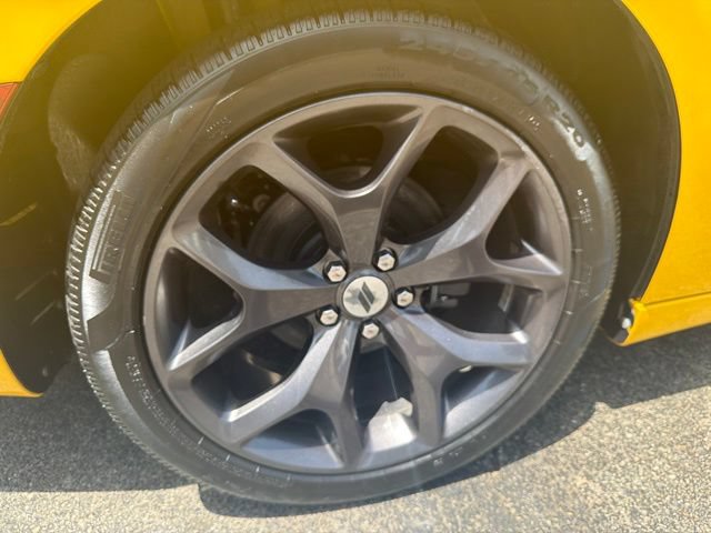 Used 2017 Dodge Charger R/T w/ Plus Group RWD image 39