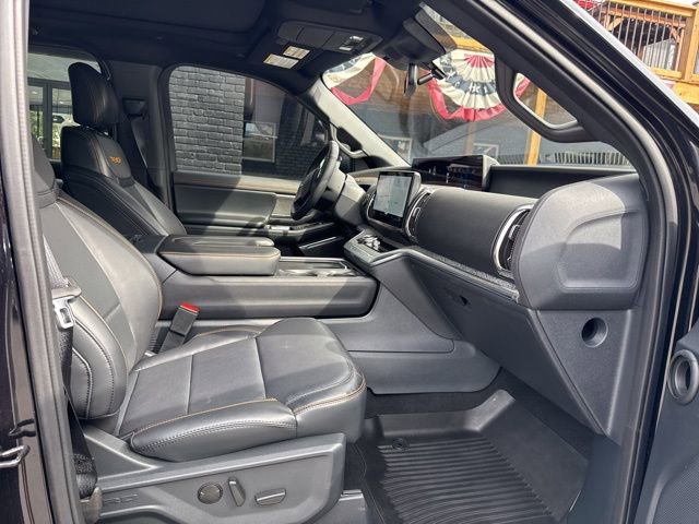 Used 2025 Ford Expedition Tremor image 17